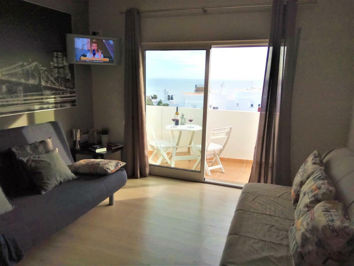 De - Apartment *